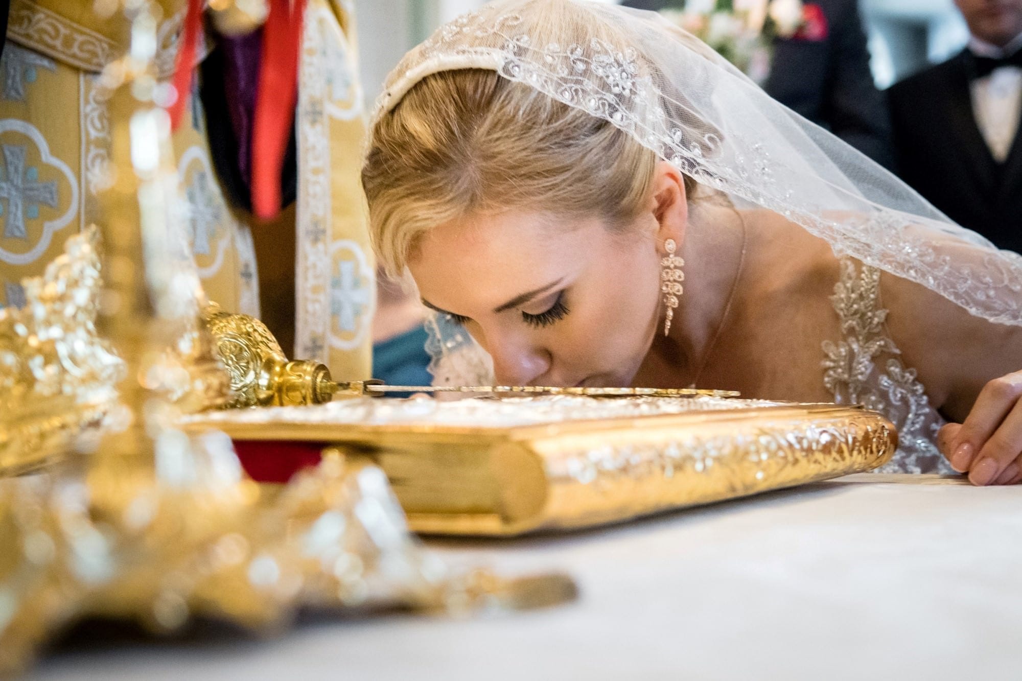 andrea florin veil romantic beautiful adorable love wedding romanian orthodox montreal ceremony gold