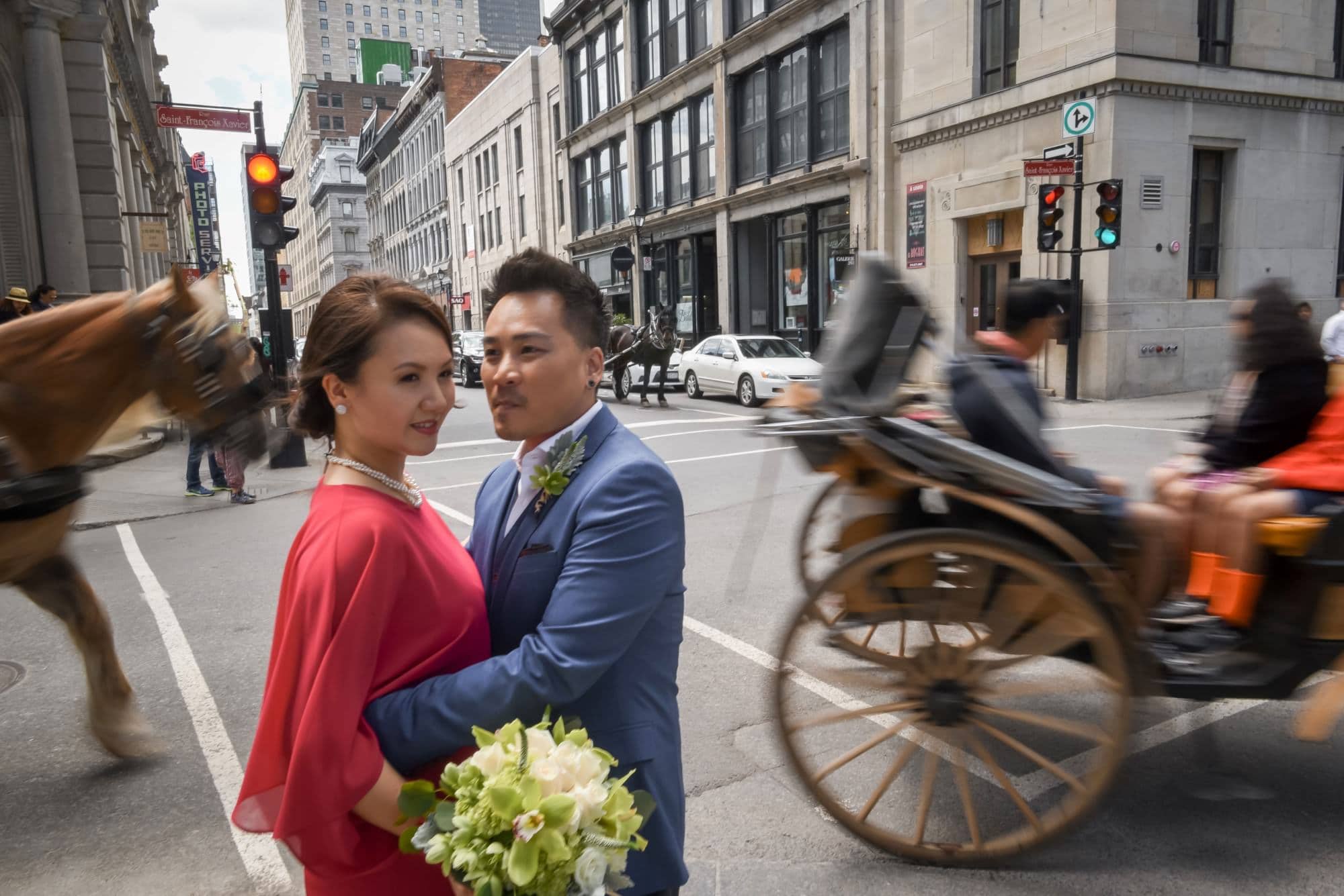 michelle evan couple engagement session casual style stylish love montreal alain simon fleurs asian prewedding photoshoot suit blue red dress matching pearl outfit horse carriages movement